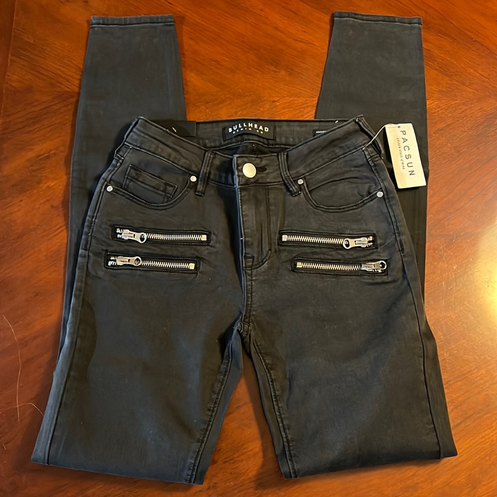 Bullhead pacsun size 23